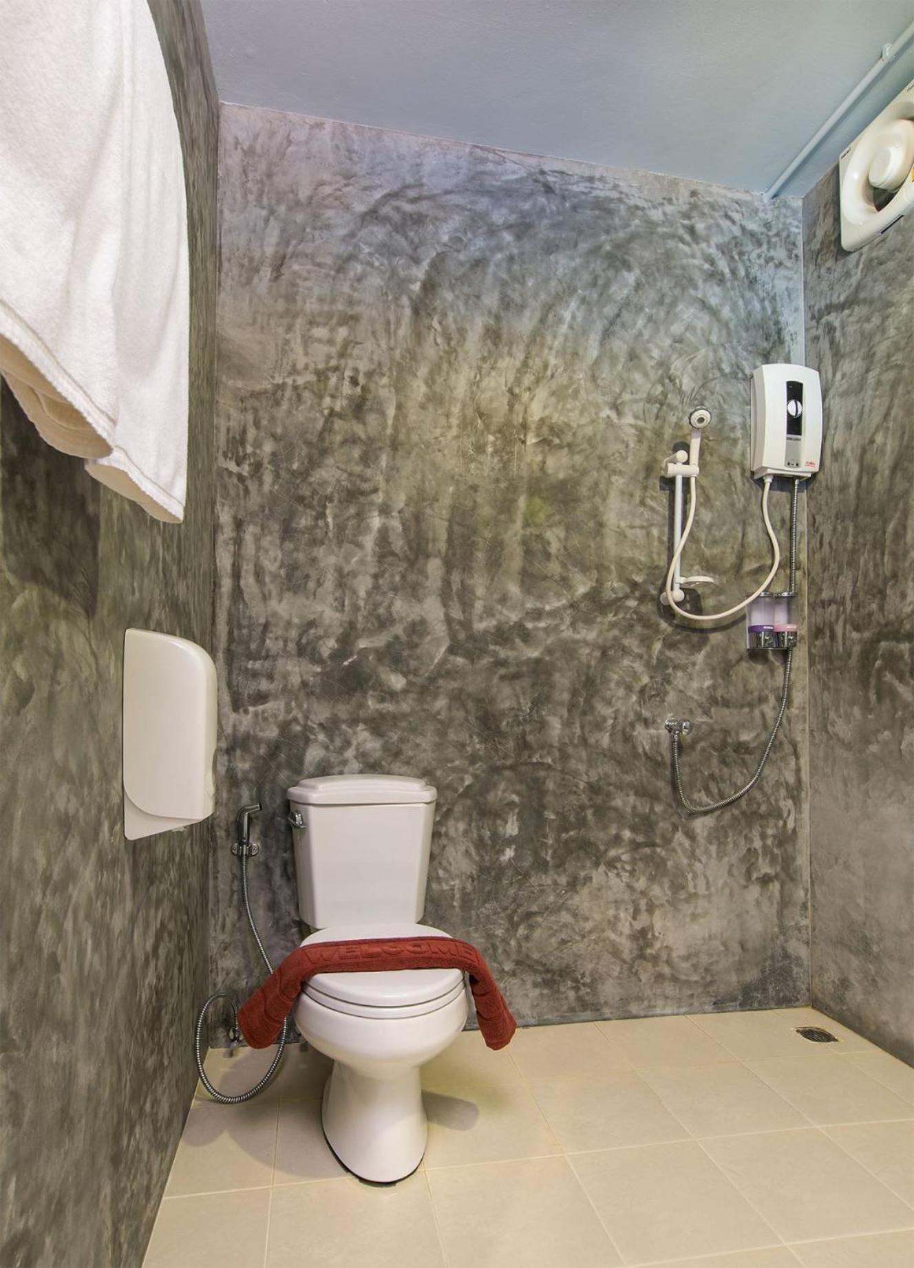 Amity Poshtel Hostel Krabi Exterior photo